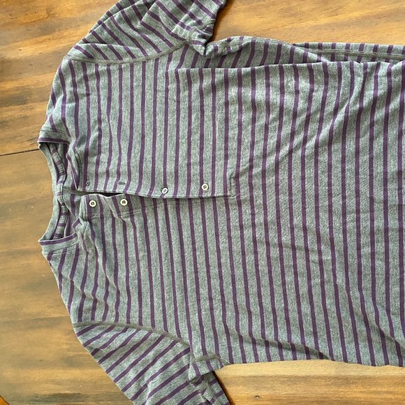 LuluLemon Longsleeve shirt size Medium - Picture 3 of 3